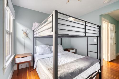 The Slabtown Loft - Local Coffee Shops, Eateries, Walkable