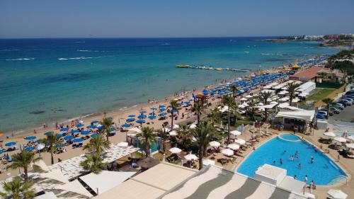 Vrissaki Beach Hotel