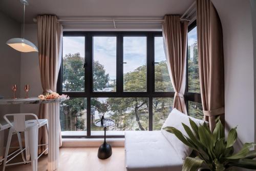Aimee House Homestay Trấn Vũ