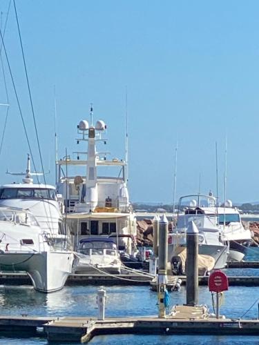 Golf Course & Beach Stay Self-Contained Guest House