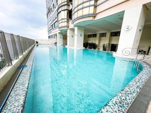 Stunning & Luxury 4BR in Manila Bay White Beach, Манила