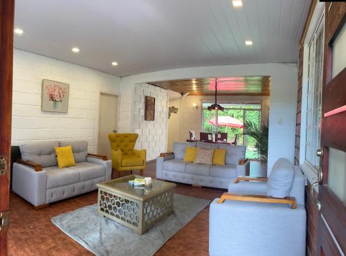 . CASA ENTERA HERMOSA con Desayunos incluidos