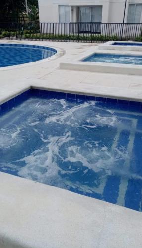 Moderno, Lindo y completo Apt, AC, Garaje, Wifi - Ricaurte Cund