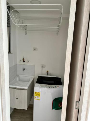 Moderno, Lindo y completo Apt, AC, Garaje, Wifi - Ricaurte Cund