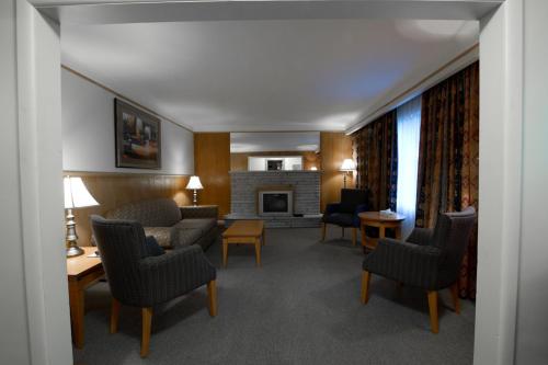 Motel du Chevalier Room Type - Two Bedroom Apartment with Kitchen