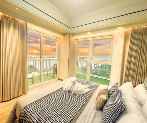 Modern Luxury 5BR Sunset View beside Okada Manila, Manila