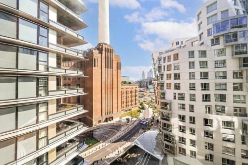 Spacious 3-bedroom with stunning Battersea views, Londra (foto 9)