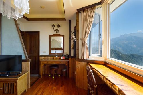 Oncoming Luck Villa - image 3