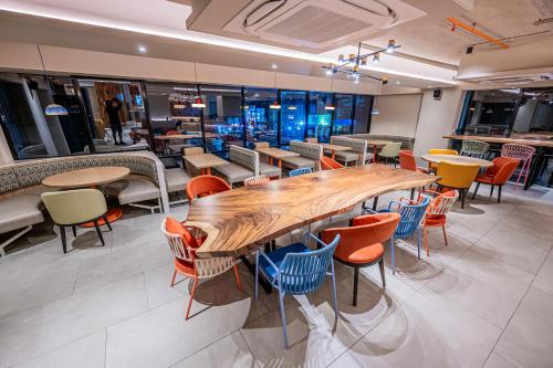 餐廳, Indie Stays Mumbai International Airport  in 安泰里東區