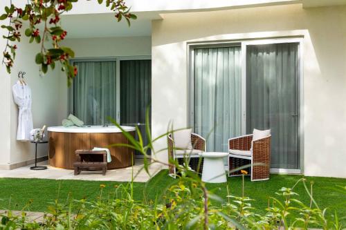 정원, Almond Hotel - Adults only in 네베 일란