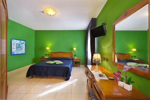 Ulisse Deluxe Hostel - image 6
