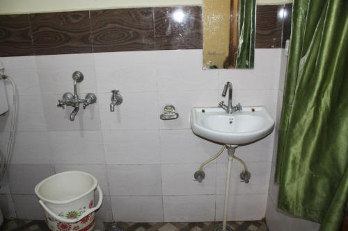 Hotel Diamond Leaf