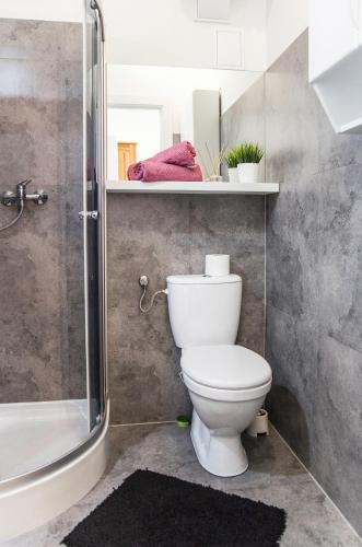 Loft Rooms - image 10