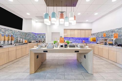 新泽西州梅多兰兹东拉瑟福德希尔顿惠庭套房酒店