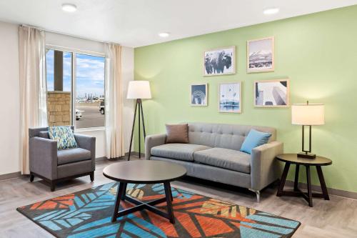 ردهة, WoodSpring Suites Denver Commerce City in Commerce City