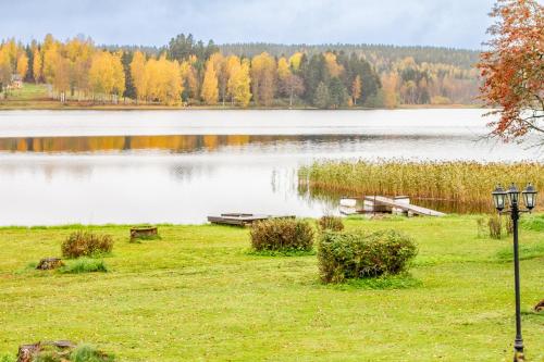 View, Central Lakefront Retreat in Hagfors