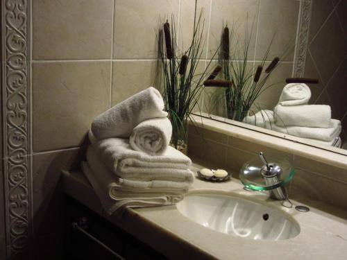 Deluxe Four-Bedroom Apartment with Sea View room in BDA Hotel & Spa