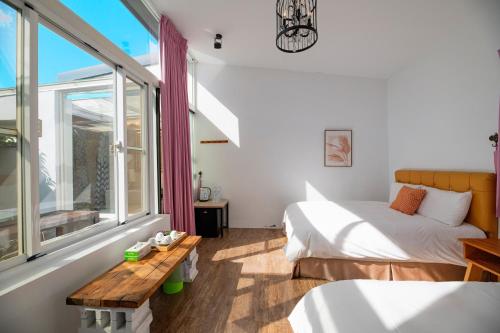 2 double beds