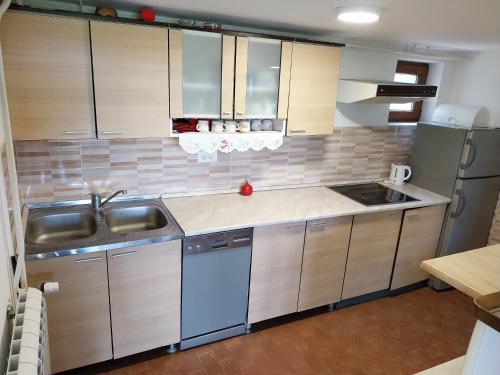Beatuful holiday house - image 5