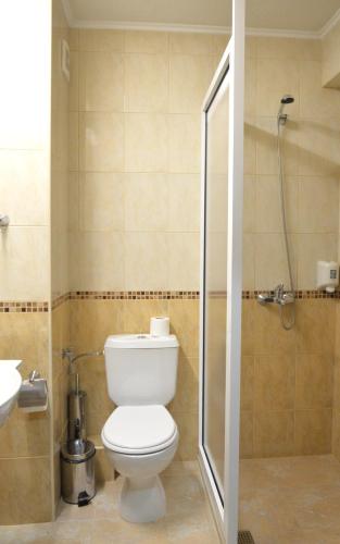 Double or Twin Room image 8
