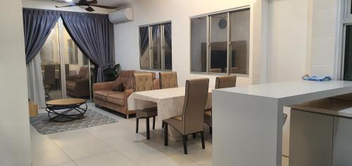 Ayesha Metrocity Staycation N-02 & N-5-03 near VH Green Nature Park