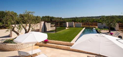 Garden, Luxury Trullo Ostuni in Santa Caterina