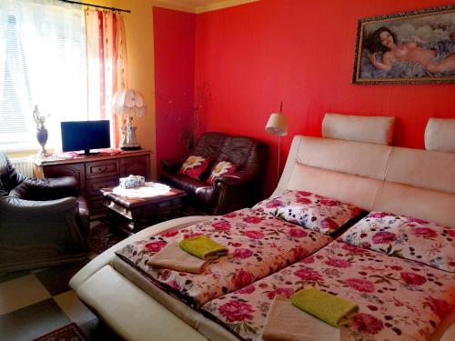 Deluxe Double Room image 2