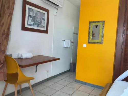 Belle villa avec piscine à Caféière - image 2