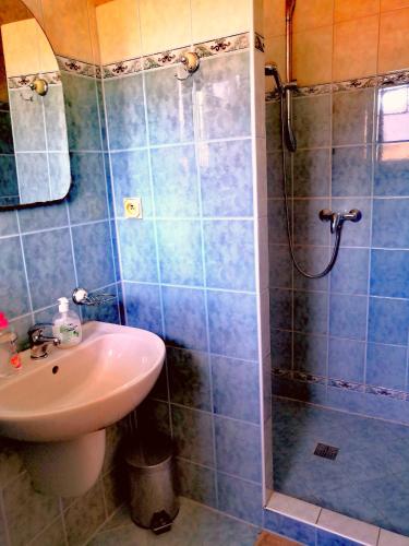 Triple Room image 9
