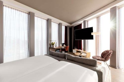 room detail thumbnail 0