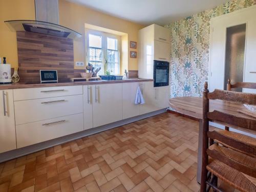 Charming holiday home with swimming pool in Saint-Leon-sur-Vezere