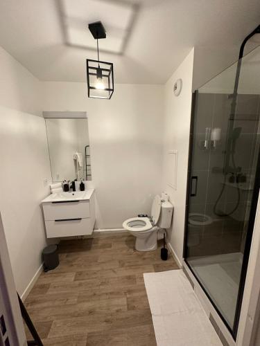 Bathroom, Lescapade Paris spa in Boisemont