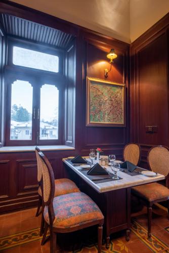 餐廳, Cecil by Pearl Continental in 穆里