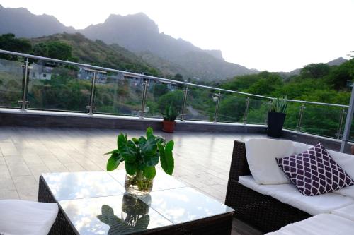 VILLA NAYELI Luxury and Simplicity in Rui Vaz