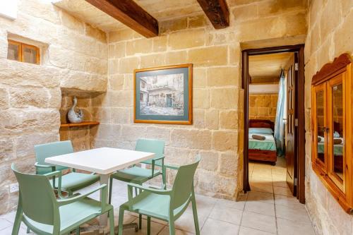 Faciliteter, Traditional entire maisonette close to airport in Birzebbuga