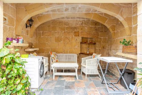 Faciliteter, Traditional entire maisonette close to airport in Birzebbuga