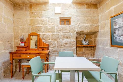 Faciliteter, Traditional entire maisonette close to airport in Birzebbuga