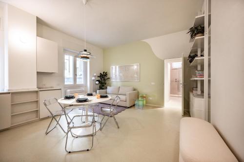 Design and Silence - Wide renovated apartment 2 stops from centrale, Milan (photo 8)