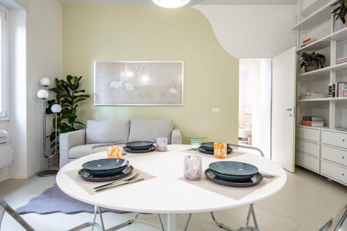 Design and Silence - Wide renovated apartment 2 stops from centrale, Milan (photo 9)