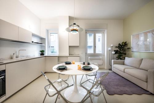 Design and Silence - Wide renovated apartment 2 stops from centrale, Milan (photo 5)