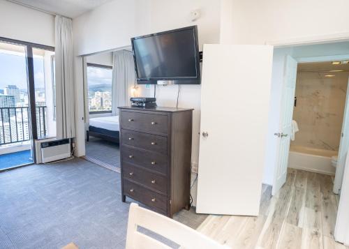 One-Bedroom Apartment image 2