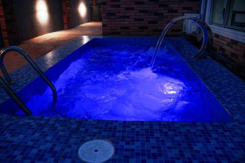 De-Lites Hotel in อซาบา