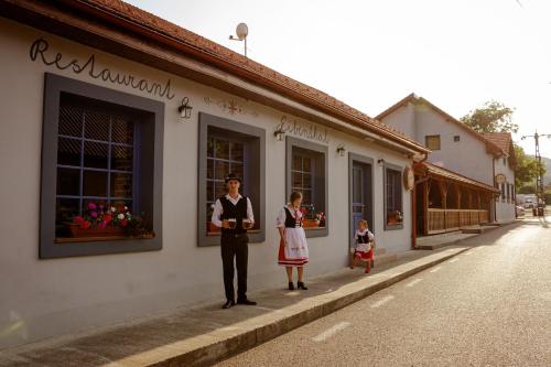 Étterem, Apartments Eibenthal in Szörényvár