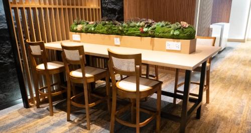 gedeelde lounge/tv-ruimte, KLIA2 T2 Napzone in Sepang / Kuala Lumpur International Airport