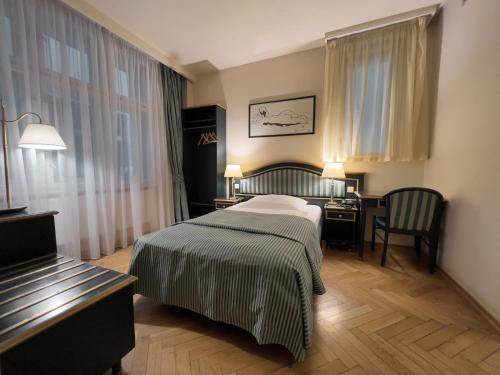 Elysee Hotel - 3