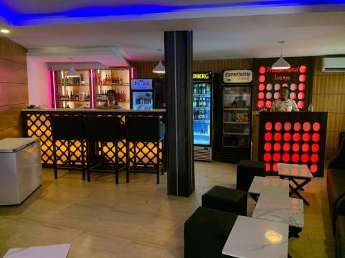 Presken Hotel Alade, Ikeja – Ikeja, NY