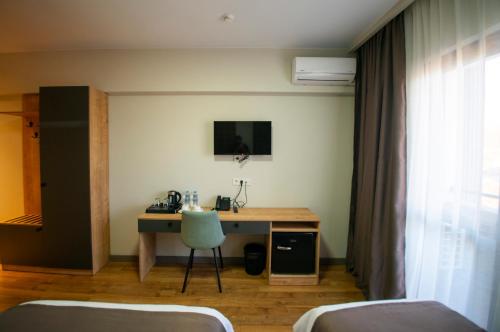 1 queen bed