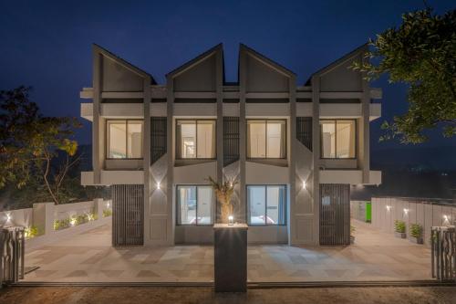Exterior view, SaffronStays Prisma Luxury 8 bedroom Villa with Pool in Lonavala near The Oven, Pawna Dam, Lonavala