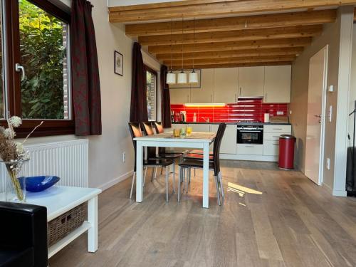 Forest lakehouse with Breathtaking Sauna in 拉娜肯