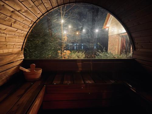 Forest lakehouse with Breathtaking Sauna in 拉娜肯